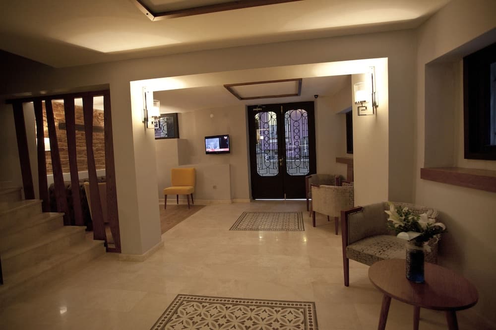 Pera Line Otel - Image 2