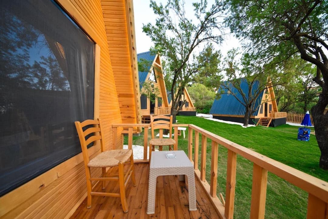 BADEM AĞACI BUGALOWLARI fotoğrafı